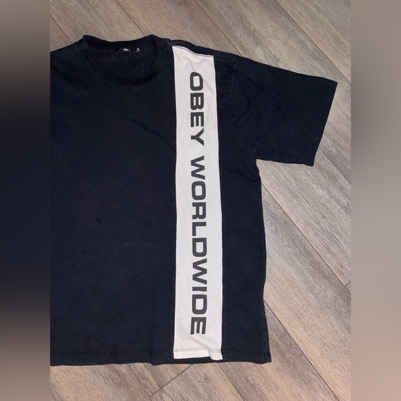 Obey T-shirt - Picture 3 of 6